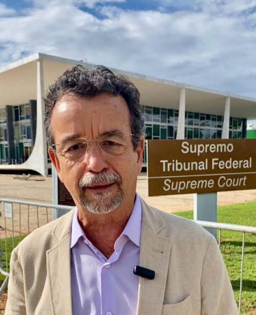 [VÍDEO] No aeroporto, aplausos para Bolsonaro e vaias para Mineiro: o povo deu o recado