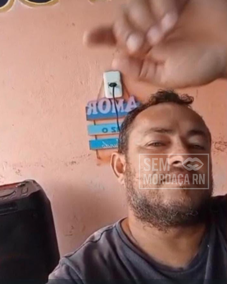 VÍDEO: Facção armada com fuzil, pistola e calibre 12 invade casa para executar filho, mas acaba matando o pai 