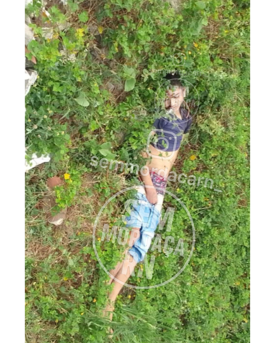 FOTO EXCLUSIVO: HOMEM É EXECUTADO POR TRÁS DE CABARÉ NO RN