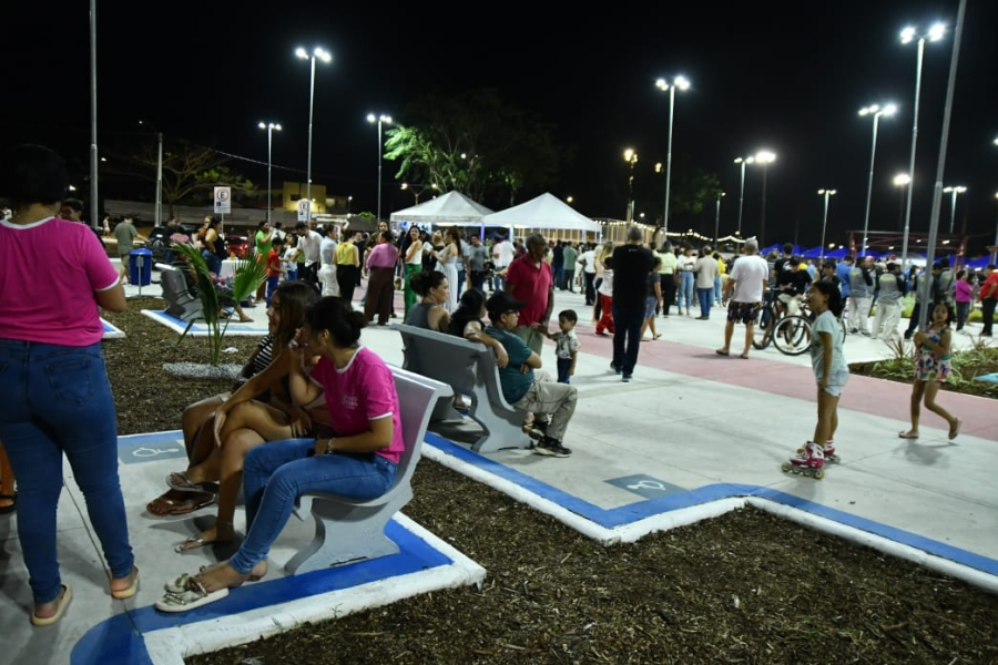 Inauguração de praça no Planalto reúne milhares de pessoas nesta sexta-feira