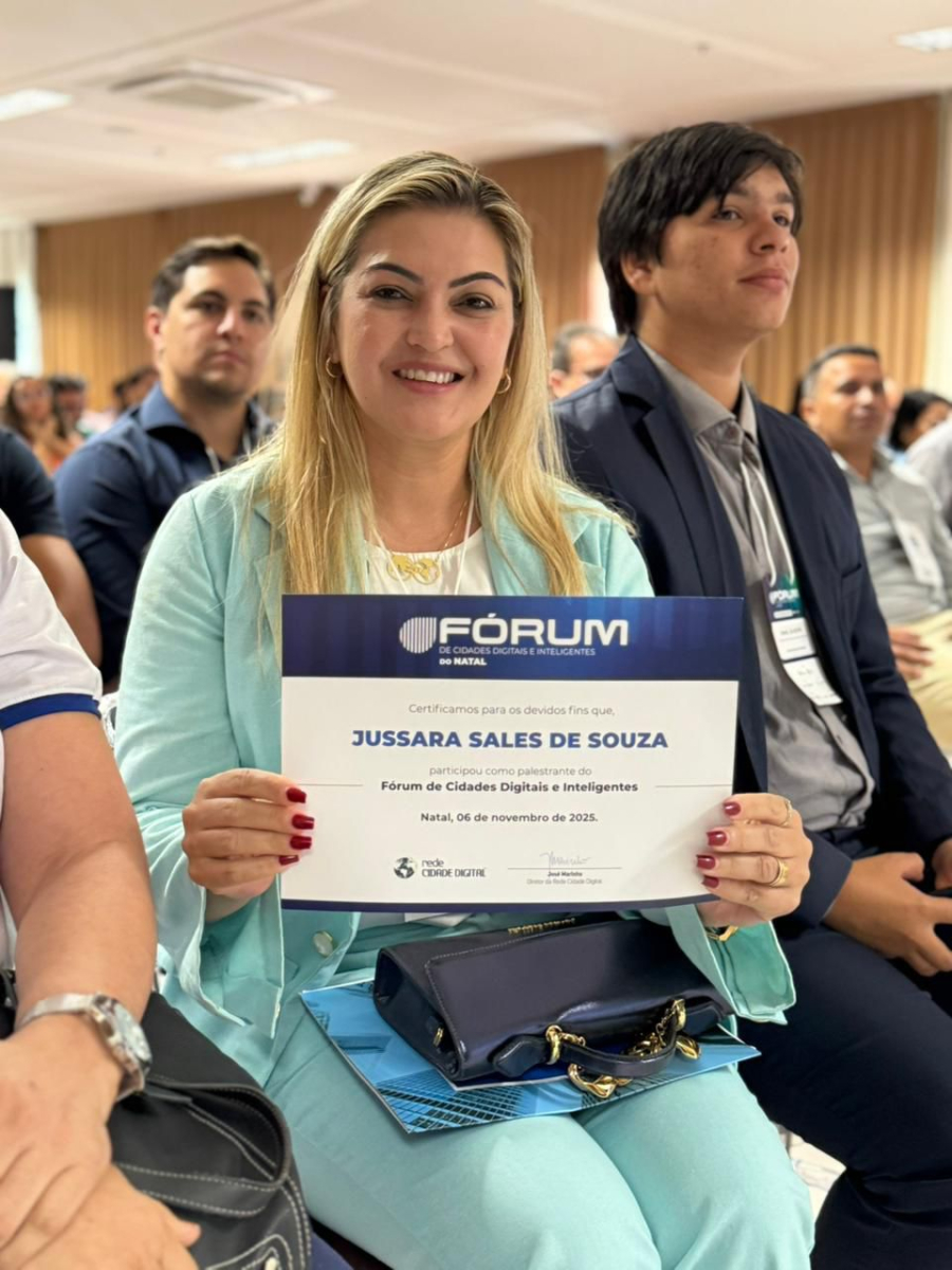 Jussara Sales é reconhecida como “Prefeita Inovadora 2025” durante o Fórum de Cidades Digitais e Inteligentes