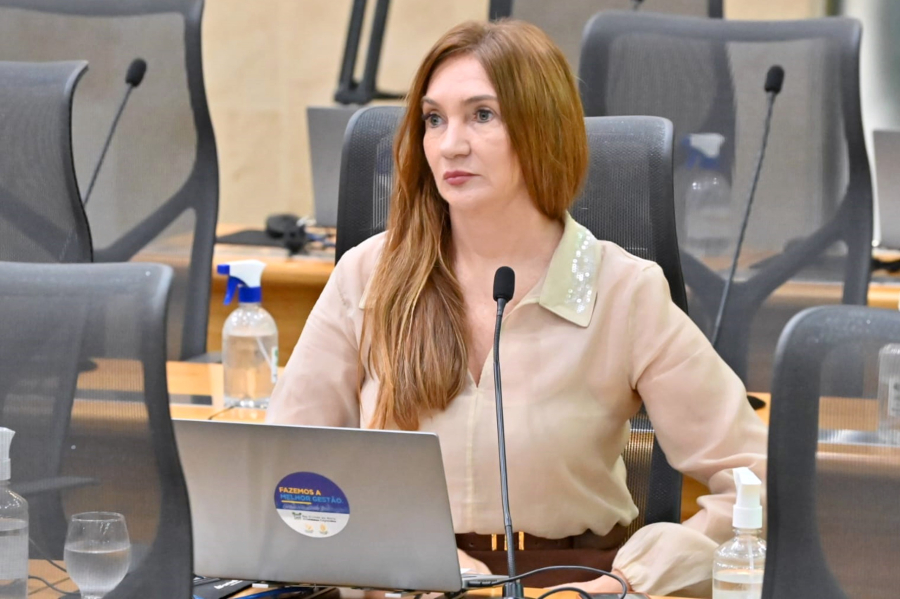 Terezinha Maia denuncia problemas em escola estadual do Seridó