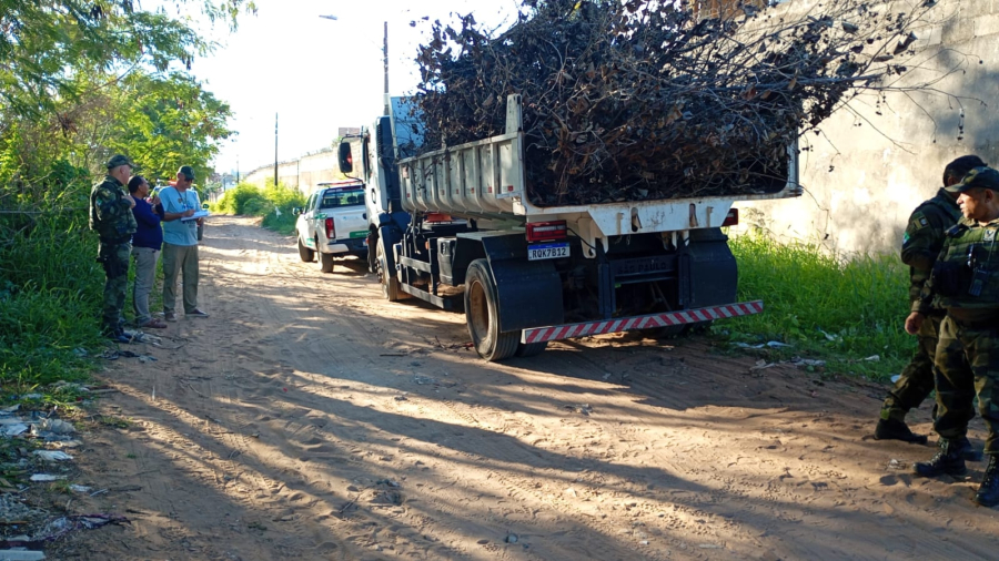 NATAL: Semurb autua motorista de caminhão por tentativa de descarte irregular na ZPA-1