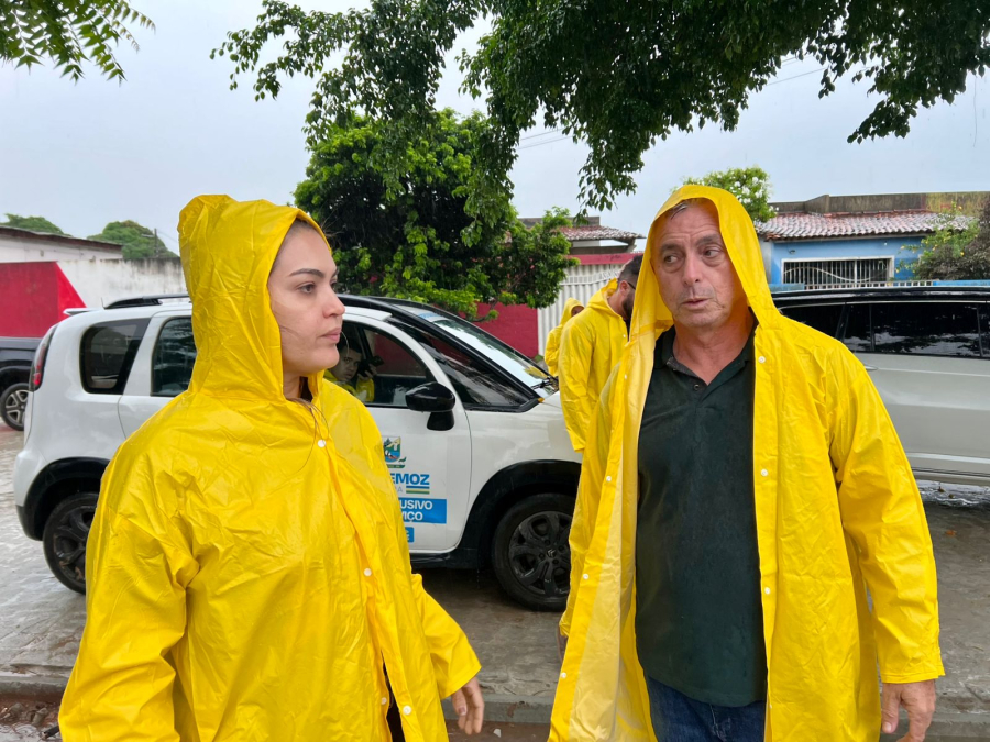 *Prefeita Jussara Sales acompanha nas ruas as ações da Prefeitura de Extremoz durante fortes chuvas*