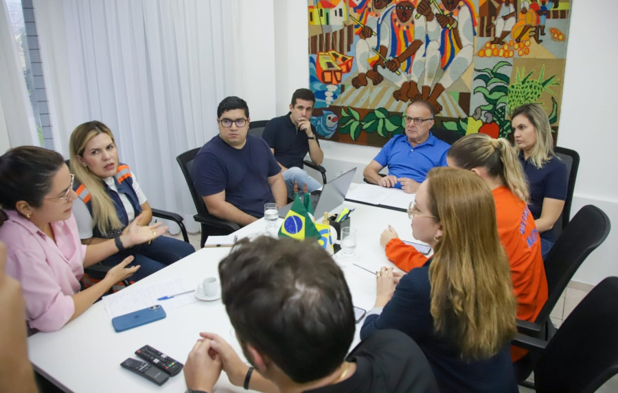 Paulinho Freire reúne secretariado para avaliar ações da Prefeitura após fortes chuvas em Natal